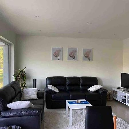 Trevlig Stuga Med Uteplats Rimbo Exterior photo